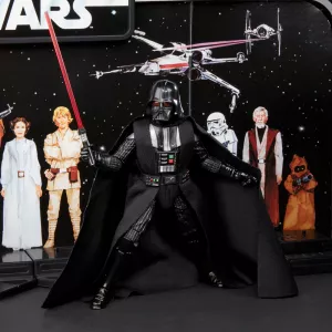 C1626_DAD_LIFE_S17_SW_E4_BL_Darth_Vador_0410_2000px_300DPI.webp
